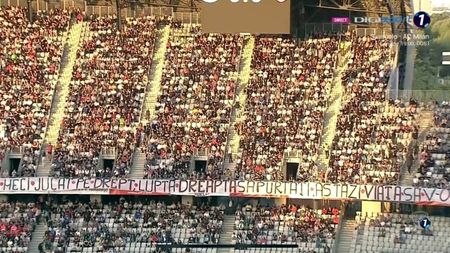 Mesaj categoric al suporterilor lui U Cluj, înainte de meciul cu Dinamo: „Astăzi viața să v-o dați!”. Aluzie dură și la rivala CFR | FOTO