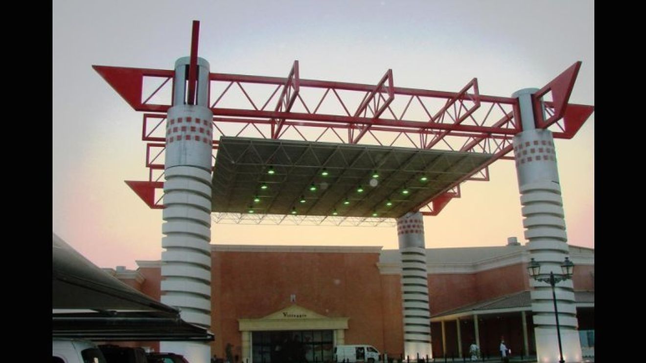 FOTO SPECTACULOS** Mall în formă de San Siro brăzdat de canale navigabile și suveniruri la vânzare cu 10 ani înainte! Așa așteaptă Qatar CM 2022