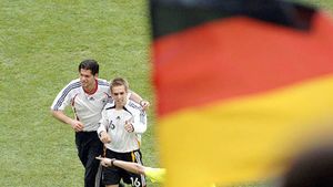 Lahm nu vrea să îi înapoieze banderola lui Ballack: "Vreau să o păstrez"