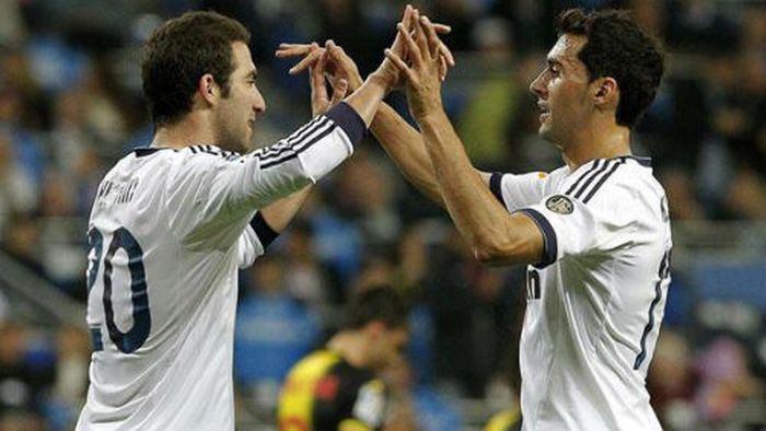 Real Madrid, fără Essien și Higuain contra lui City!** Convocare surpriză: Denis Șerișev ar putea să fie arma secretă contra "cetățenilor"