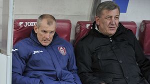 Dican, interimarul recordmen. Actualul antrenor al CFR-ului e singurul neînvins din istoria clubului. "M-am gândit la o carieră de principal. Am o relație bună cu jucătorii"