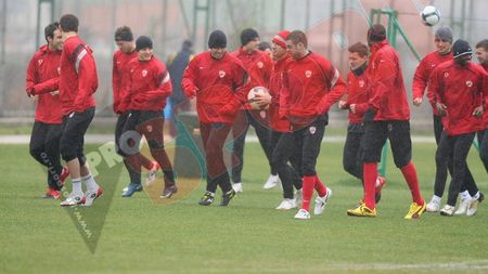 FOTO** "Câinii" s-au antrenat azi pe o ploaie torențială!