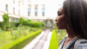 SERIAL 8 cu 8 | Să cunoaștem protagonistele Turneului Campioanelor. Episodul patru: Venus Williams, singura jucătoare care știe cum se câștigă întrecerea. Povești incredibile cu 'zeița' tenisului: rulota Scooby Doo și cum primul articol despre ea s-a lăsat cu un "Condu puțin, lovește puțin, rupe oglinda puțin"