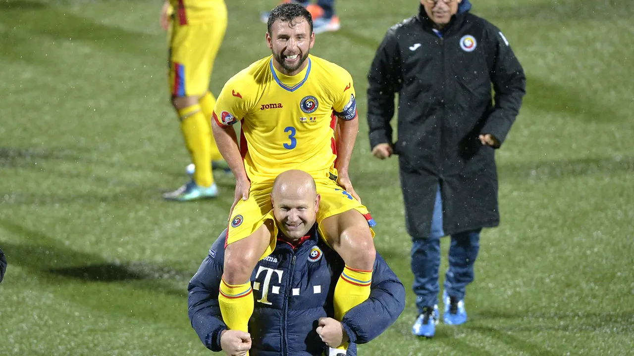 UEFA: Răzvan Raț, cel mai bun fundaș stânga din preliminariile Euro 2016. Căpitanul României, în echipa ideală. Tătărușanu, și el în lot. Cum arată primul 11