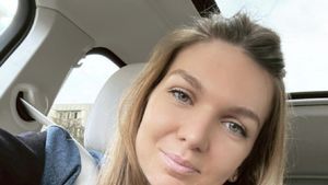 Simona Halep și-a schimbat din nou înfățisarea! Sportiva a făcut ravagii când a ieșit din casă: „Arată atât de bine!" FOTO