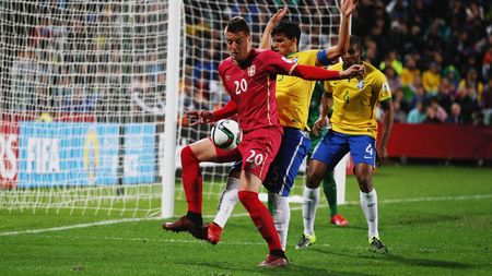 Barcelona se implică în schimbul verii! Îl expediază pe Rafinha pentru a-i face loc unui star eliminat încă din grupele Campionatului Mondial