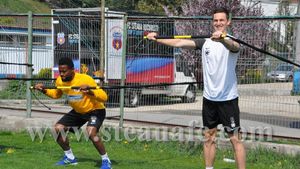 Noi exerciții de azi la Steaua. Neubert: "Vi-l prezint pe TRX  Rip Trainer!"
