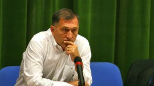 Crăciunescu s-a revoltat după ce Steaua și Vaslui au cerut FRF arbitri străini:** "Nu accept să fiu UMILIT în țara mea"