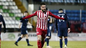 Continuă lupta pentru titlu în Grecia. Cum s-a descurcat Olympiacos în ultimul meci + program de foc pentru Răzvan Lucescu