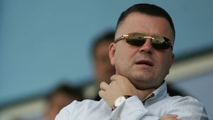 Șiman este hotărât să scape de Dragomir: "Dacă nu va aproba Adunarea Generală, va face un abuz!"** Ce îi reproșează șefului LPF