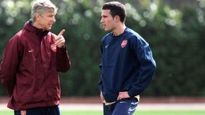 Wenger e disperat: nu mai suportă să își piardă vedetele!** FABULOS Oferta care va face din Van Persie cel mai bine plătit jucător din istoria lui Arsenal: adio Real!