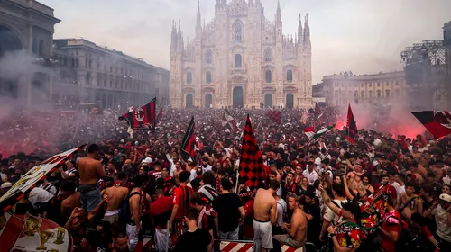 „Revoluția” din Piazza del Duomo! Fanii lui AC Milan au sărbătorit în stradă, după ce echipa lor favorită a câștigat un nou titlu, după 11 ani! Imagini fabuloase | FOTO
