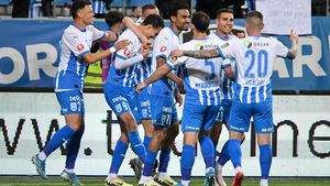 Universitatea Craiova e la un pas să semneze cu fotbalistul „uitat” de Gică Hagi: „Suntem aproape!”