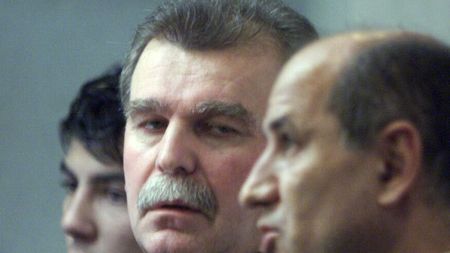 George Copos are girul angajaților să poarte "arici" la buzunare!** Dinu Gheorghe: "Îl înțeleg, nu e normal să aducă bani"