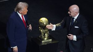 Premiul lui Trump a aruncat în aer tragerea la sorți pentru Cupa Mondială. Președintele FIFA e acuzat că a încălcat regulamentul