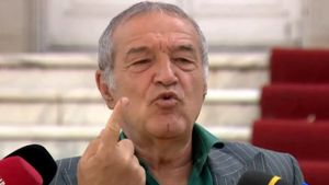 Gigi Becali a luat decizia legată de amendarea lui Darius Olaru. „Nu-i, mă, nevoie să dai la adversar"