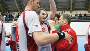 "Ai pierdut un băiat,** ți-a dat Dumnezeu alți doi!"