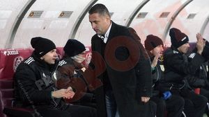 "Scorul e cam mare! La golul trei, arbitrul vorbea cu Baicu și ăia dădeau gol!"** Pană e sigur că poate salva echipa
