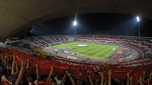 REPORTAJ | "Căprioara" vânată de 50.000 de sârbi și spectacolul campionilor tribunelor, pe Marakana belgrădeană