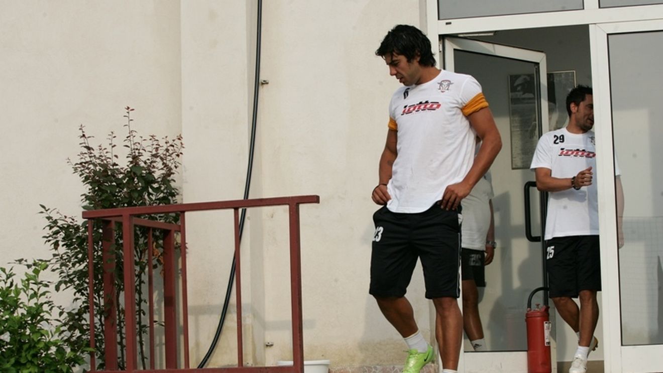 Marius Constantin,** dus de urgență la spital! Taban: "Are probleme cu spatele!"