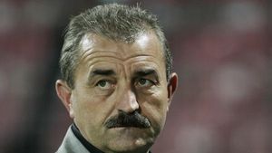 Popa: "Daca as avea bani, as cumpara toate meciurile