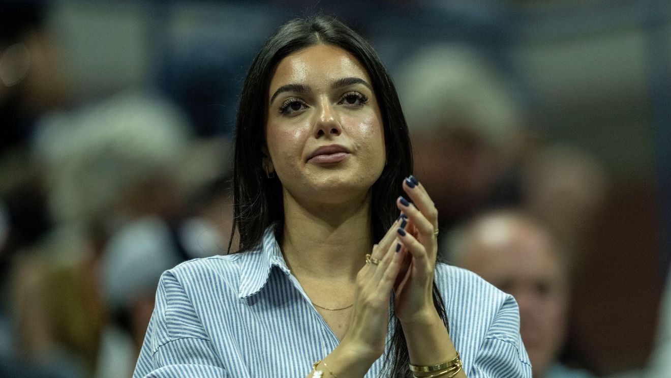 „I-am spălat și i-am gătit”. Celebrul cuplu s-a despărțit, iar fosta iubită a milionarului a rupt tăcerea