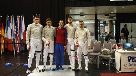 Sabrerii au purtat banderolă neagră în semn de solidaritate cu victimele de la Colectiv. I-au transmis un gând bun și lui Alexandru Pascu 