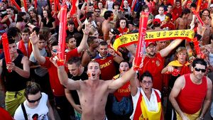 Spaniolii petrec pe străzi!