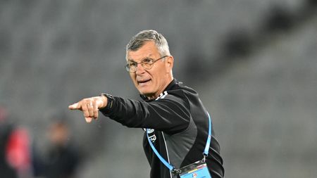Ioan Ovidiu Sabău, supărat pe zvonurile care pleacă din vestiar: „Ai curaj și spune jucătorii! Așa s-a întâmplat și anul trecut. Prin intermediul impresarilor se folosesc"