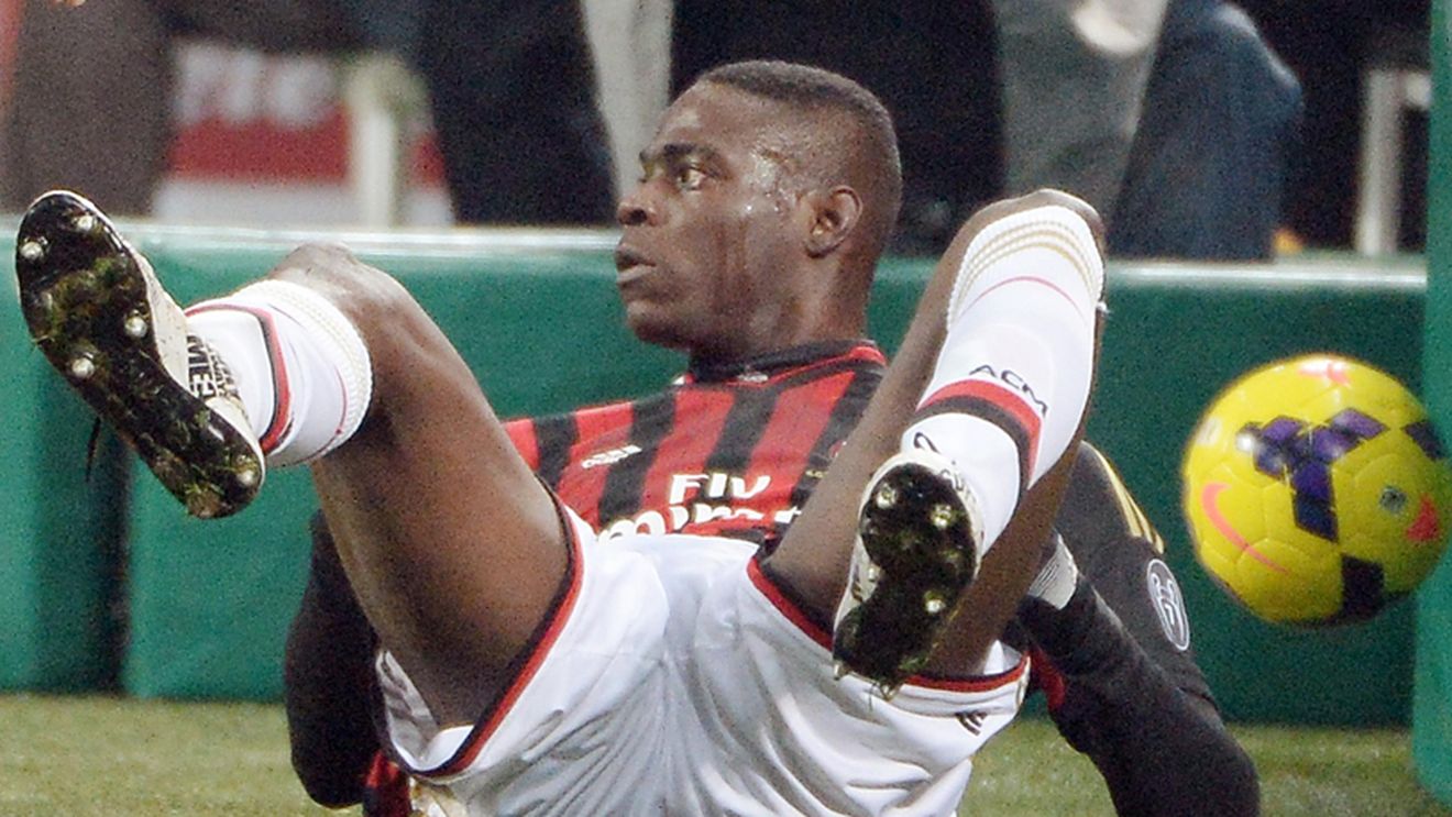 Trădat de încălțăminte! Mario Balotelli are un nou sponsor