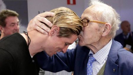 Antrenorul celebru care a recunoscut că a abuzat sexual mai mulți minori! "Întotdeauna mă voia pe mine. Am fost paralizat pentru prima dată"