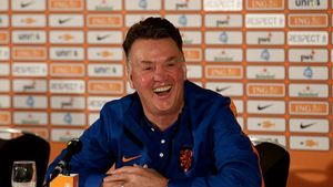 Van Gaal îi fură BarÃ§ei 'perla' cea mai de preț. Ziarul de casă al catalanilor dă transferul ca și făcut: salariu cu 500% mai mare