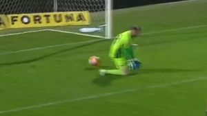 FOTO | Gafă de amator a lui Marc! Cum a scăpat portarul CFR-ului mingea în poartă, după un șut slab al lui Boldrin! "Colegii m-au încurajat!"