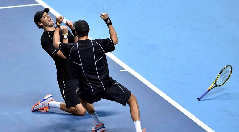 Mike și Bob Bryan în semifinale la Turneul Campionilor, după victoria în fața perechii Murray/Peers