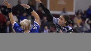 CSM București s-a pregătit pentru marele meci cu Gyor din Liga Campionilor într-o partidă în Liga Națională încheiată cu 80 de goluri! Vești importante în tabăra campioanei Ungariei, anunțate în Franța