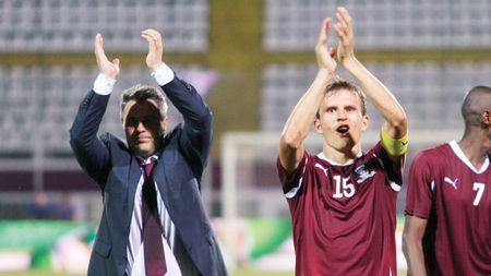 L-a reactivat pe Lazăr!** Copos a discutat ieri cu "Vamă" și Șumi și l-a readus pe mijlocaș în lot