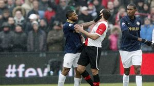 Orgoliile de la club au degenerat!** Gestul ăsta era să-l coste selecția pe unul din "killerii" Olandei de la București!** Vestiarul "Portocalei mecanice", dezamorsat de Van Gaal