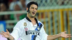 Chivu rateaza întâlnirea cu Mutu dupa accidentarea din Liga