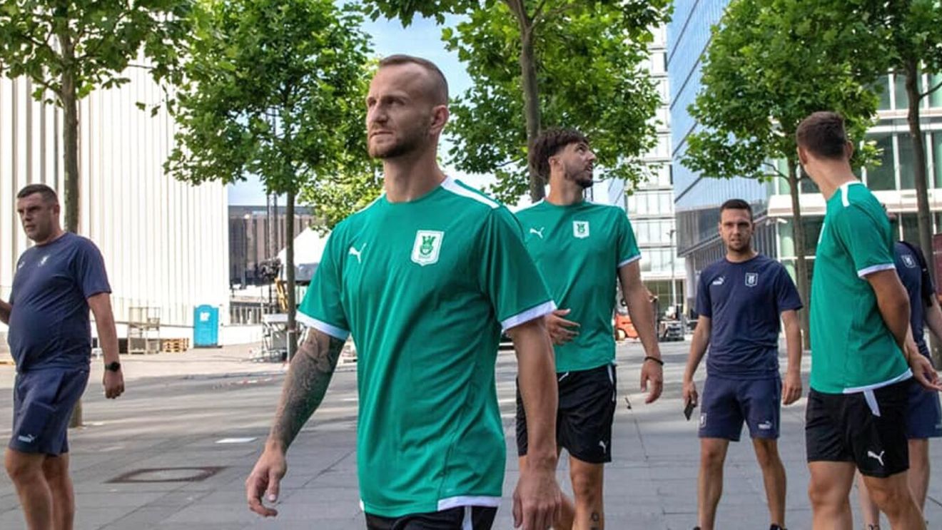 Olimpija Ljubljana, în plin scandal înaintea duelului cu Sepsi: a pierdut două zboruri și s-a întors cu autocarul din Luxemburg, iar antrenorul a fost dat afară de suporteri de la conferința de prezentare