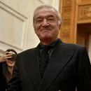 Palatul lui Gigi Becali a fost luat cu asalt. Cu două zile înainte de Crăciun, miliardarul s-a trezit cu ei la porțile vilei pe care vrea 25.000.000 de euro