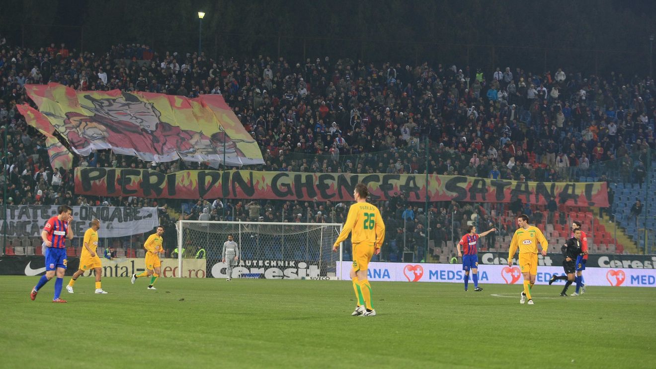 "Fanii se răzbună pentru că nu mai primesc bani** de la conducere!"