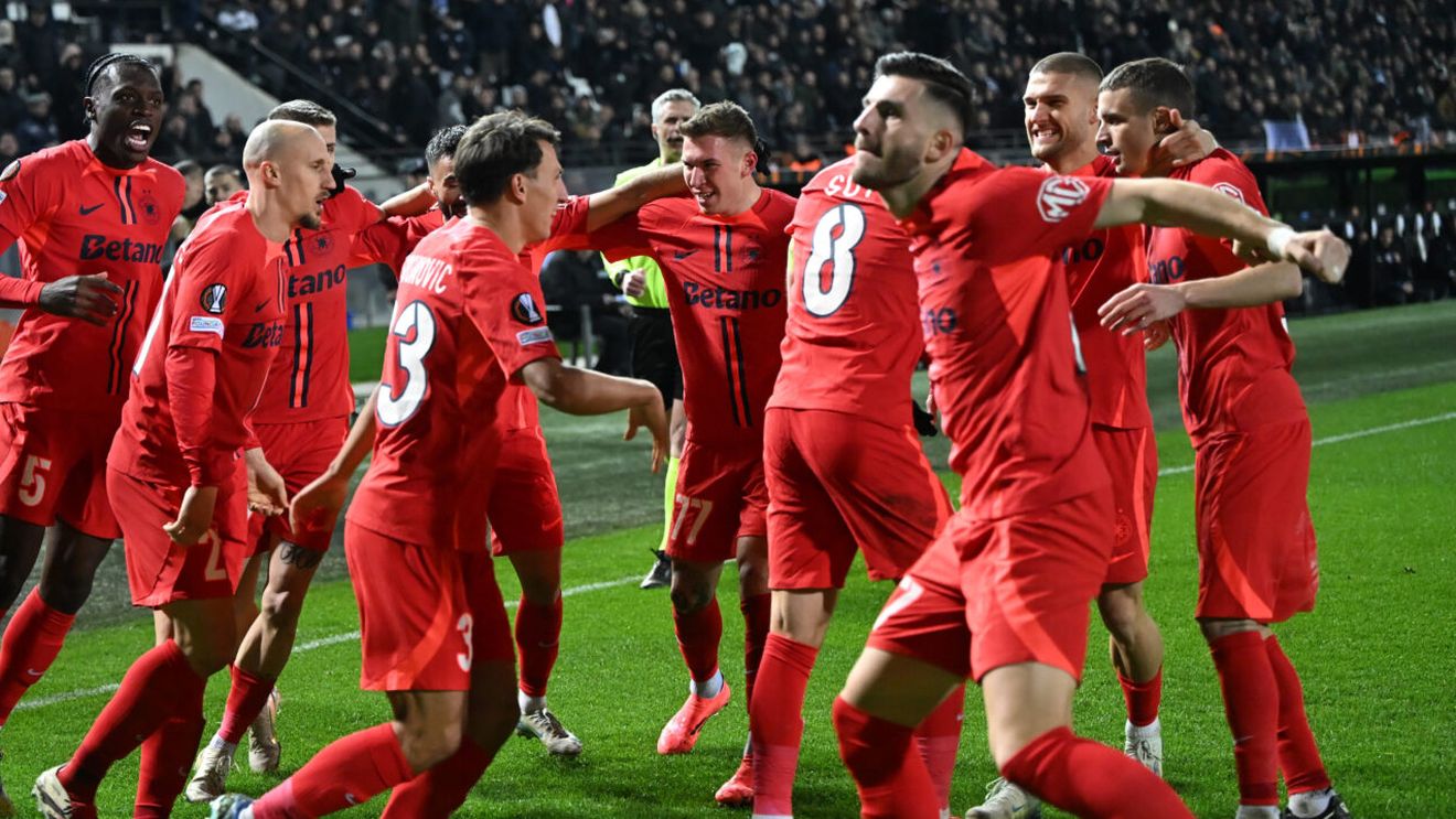 Asta nu s-a văzut la TV. Ce au făcut fotbaliştii FCSB, chiar pe teren, după victoria cu PAOK