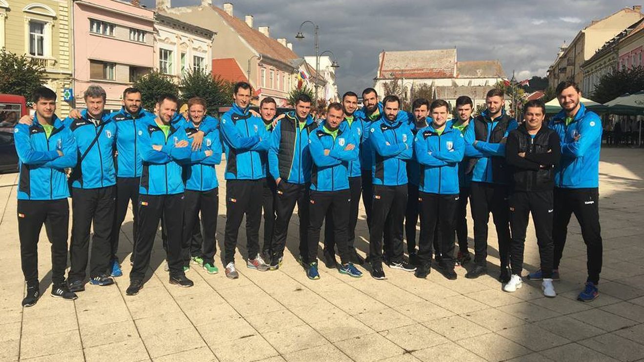 Regulamentele, bată-le vina! Vasile Stângă: "Membrii CA au modificat regulile după cum le-a convenit. Suntem mai șmecheri decât toți ceilalți?". Flaviu Sâsâeac indică faptul că noile reguli IHF au fost prost înțelese la FRH