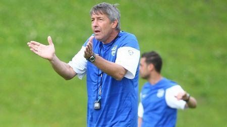 "Dacă vrei să faci performanță nu poți să bagi doar tineri"