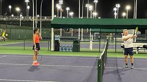 CORESPONDENȚĂ SPECIALĂ DE LA INDIAN WELLS | Antrenamentele Soranei Cîrstea desecretizate în California! Primele imagini cu avangardistul stil de pregătire impus de fostul câștigător de Grand Slam care o antrenează | EXCLUSIV FOTO&VIDEO