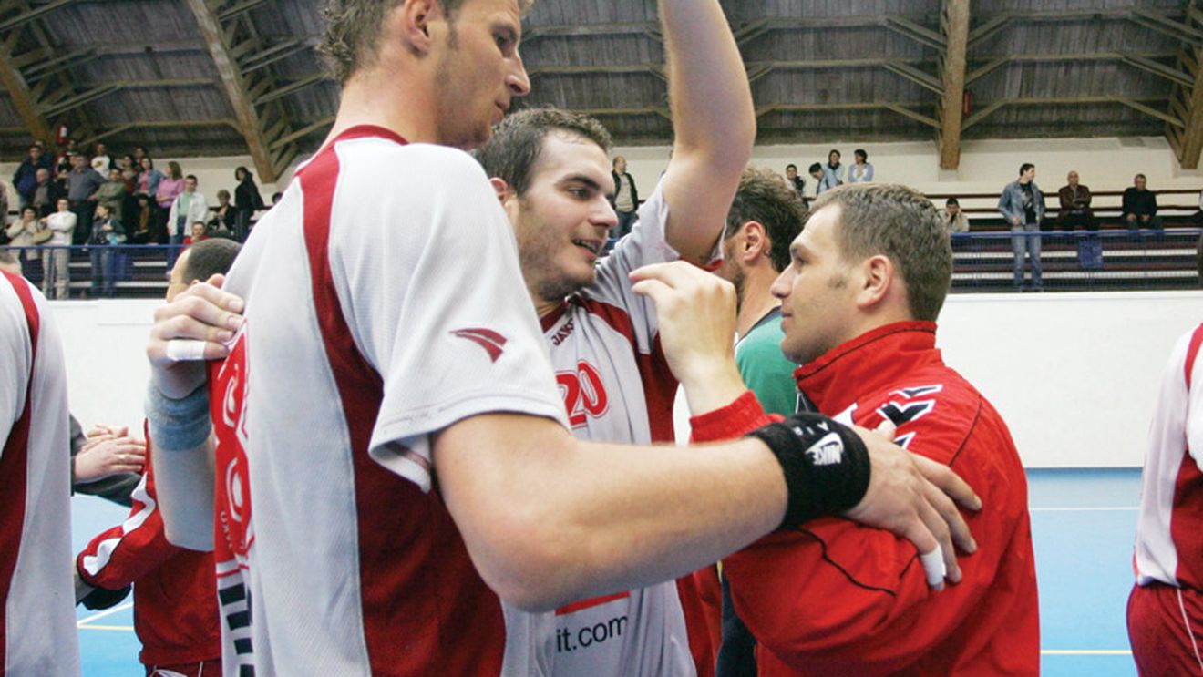 "Ai pierdut un băiat,** ți-a dat Dumnezeu alți doi!"