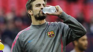 Pique frânge inimi și când nu joacă!** Shakirei nu-i va veni să creadă când va vedea cum s-au manifestat fanele lui Atletico FOTO