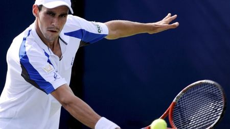 Hănescu, eliminat la Metz