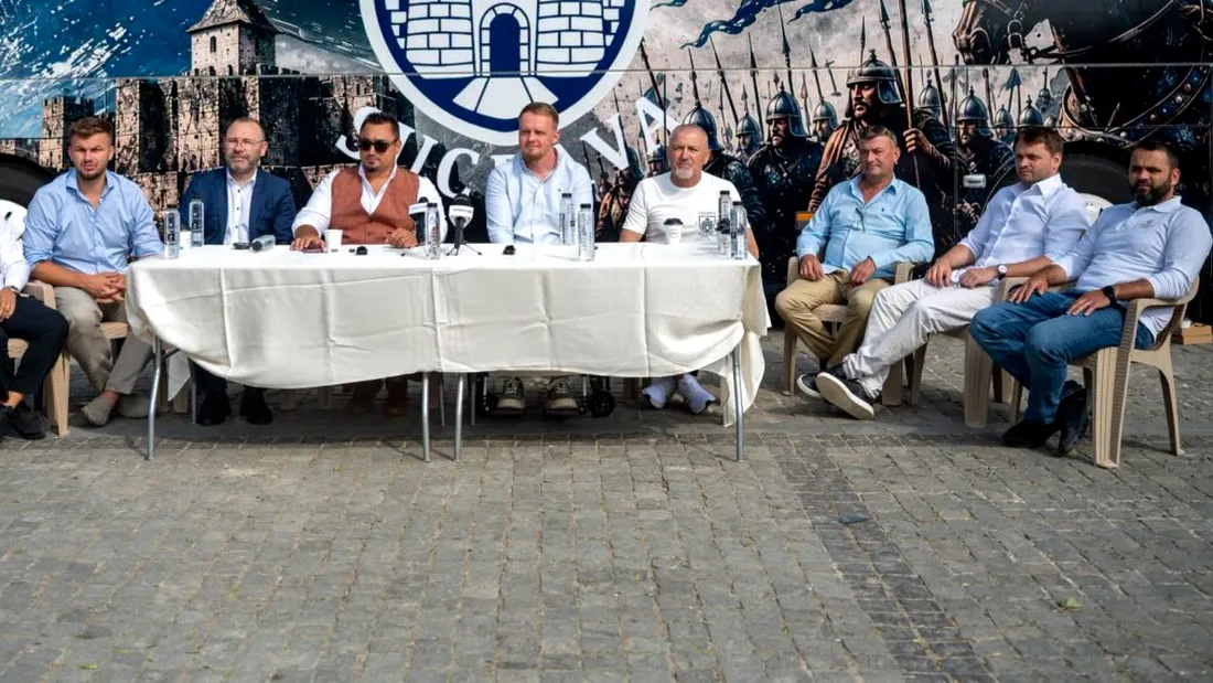 Prea mergeau bine lucrurile, trebuia schimbat ceva. Cetatea Suceava l-a înlăturat pe omul care a înființat clubul și a angajat ”ținta ironiilor” fanilor. Ciprian Anton chiar știe cum e perceput: ”Nu mă voi ocupa de administrarea fondurilor”