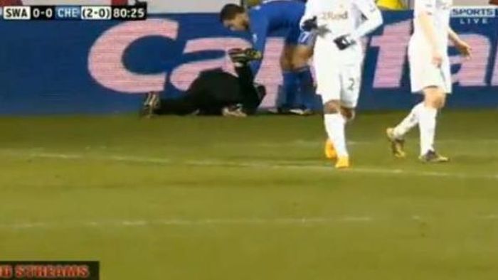 Chelsea, eliminată rușinos din semifinalele Cupei Ligii!** Hazard și-a pierdut cumpătul și a bruscat un copil de mingi. Video Ce a urmat